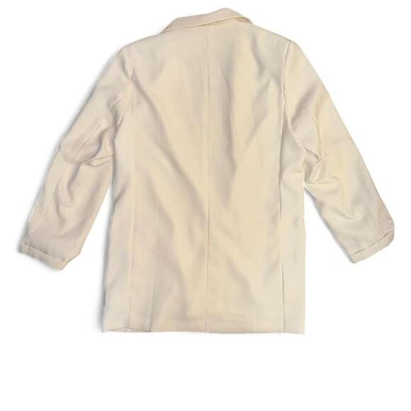 office siren coquette Cream blazer with gold buttons - Picture 3 of 5